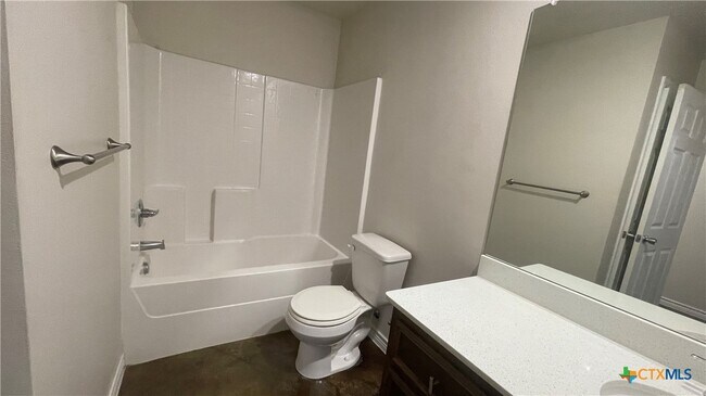 Building Photo - 202 Lowes Blvd