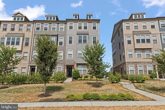 Building Photo - 304 Petite Sirah Terrace SE