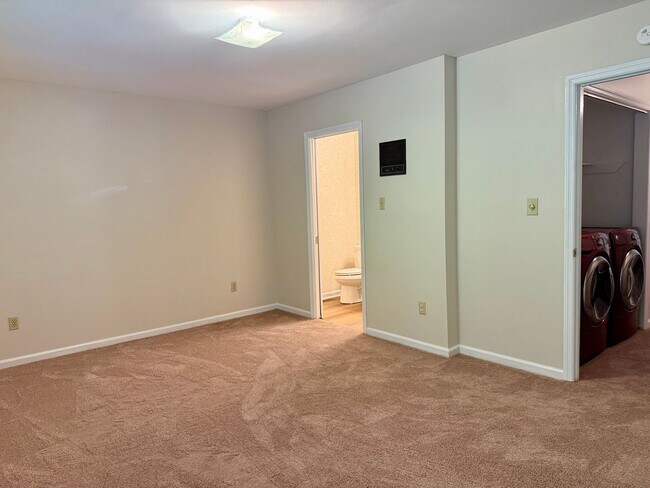 Building Photo - 3377 Kelly Ln