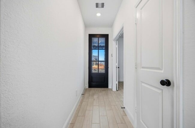 Building Photo - 10326 Water Harbor Dr