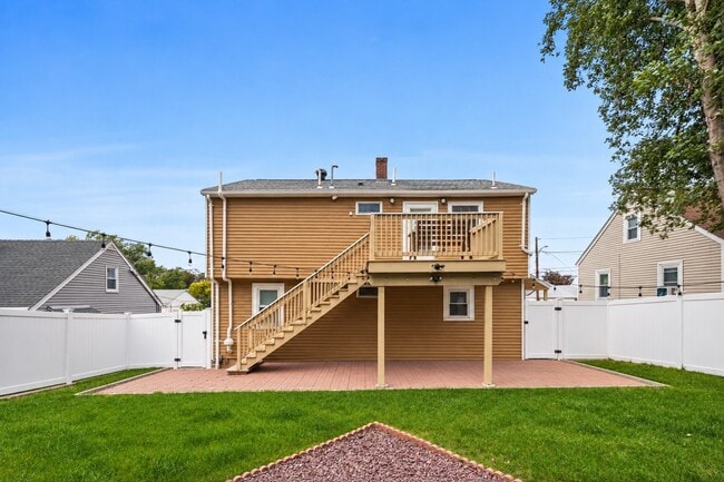 Building Photo - 316 Vane St