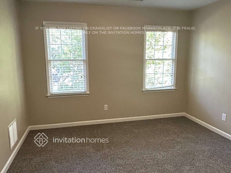 Building Photo - 1361 Willowbrook Dr SW