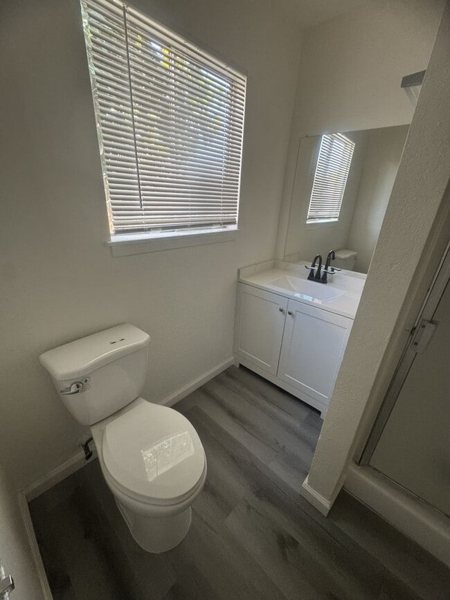 Building Photo - 2433 E Garvey Ave N