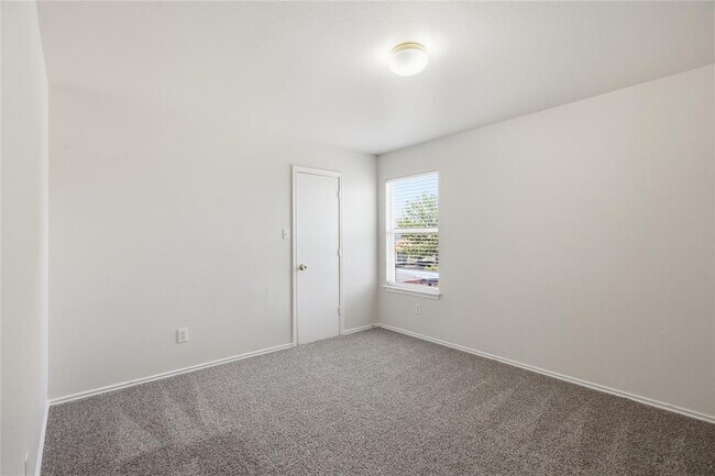 Building Photo - 18120 Topsail St