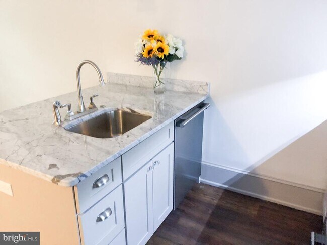 Building Photo - 1302 East Capitol St NE