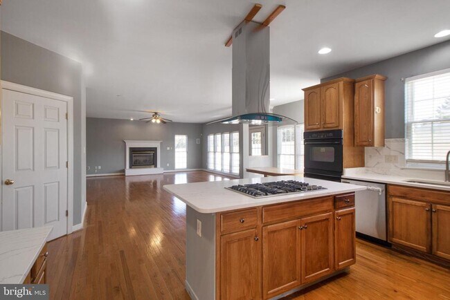 Building Photo - 15309 Lions Den Rd