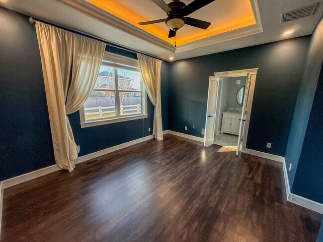 Building Photo - Midland Houses