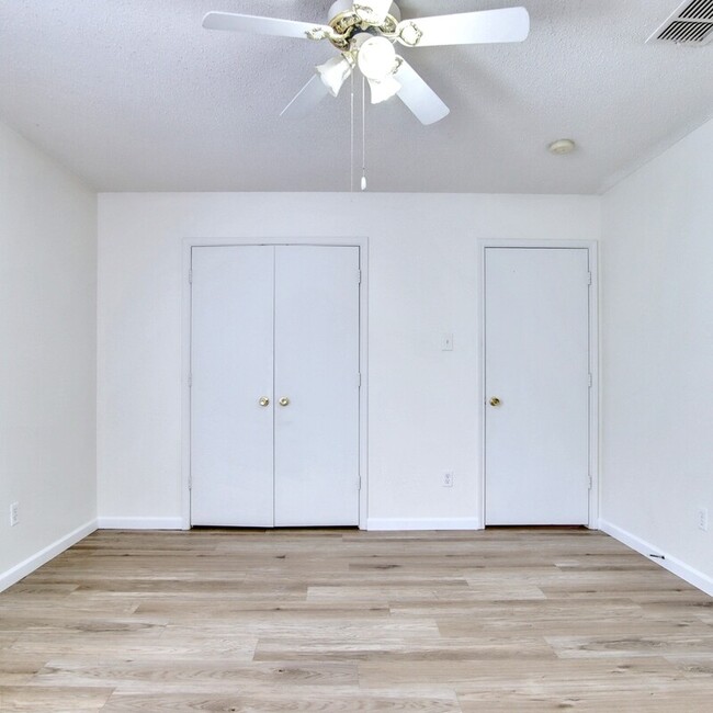 Building Photo - 8751 Gray Fox Ct