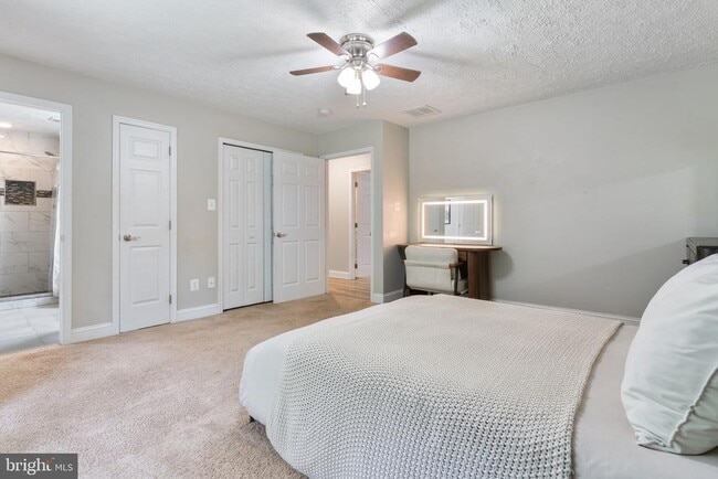 Building Photo - 12418 Red Rock Ct