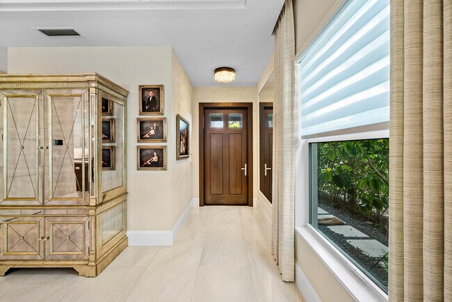 Building Photo - 436 NE Wavecrest Way