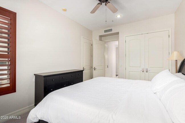 Building Photo - 8614 N 17th Pl