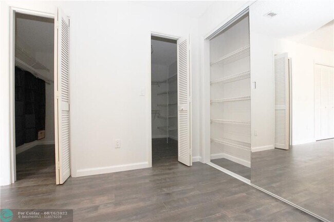 Building Photo - 10134 Boca Woods Ln