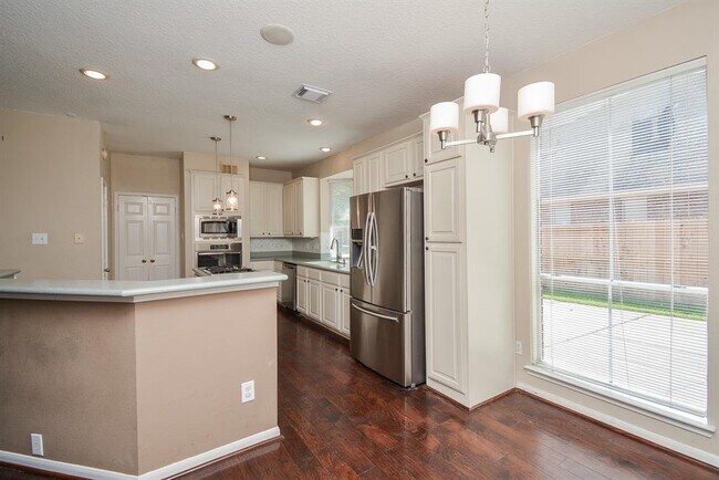 Building Photo - 623 Airybrook Ln