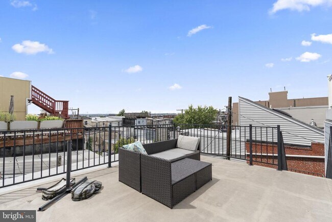 Building Photo - 112 E Randall St