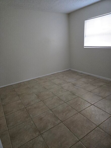 Building Photo - 705 Michigan Ct