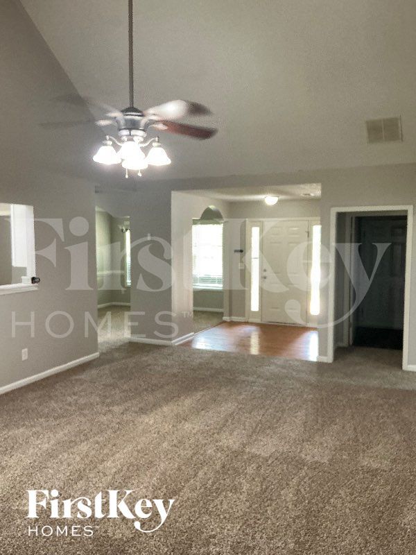 Building Photo - 3349 Meadovista Dr