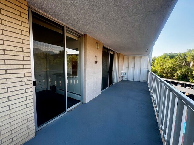 Building Photo - 900 Saturn Dr