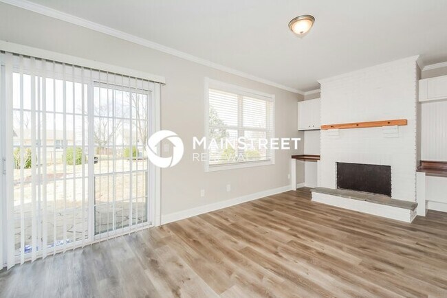 Building Photo - 3 Bedroom Pet-Friendly Home in ST CHARLES, MO with Main Street Renewal