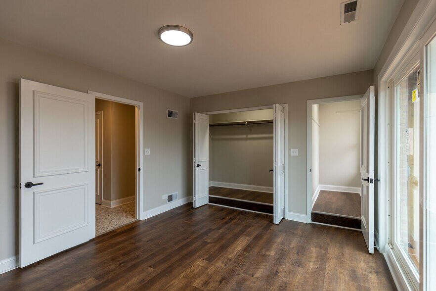 Building Photo - 5643 S Harlem Ave