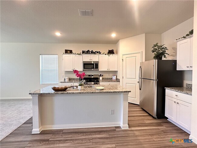 Building Photo - 124 Parrigin Cv