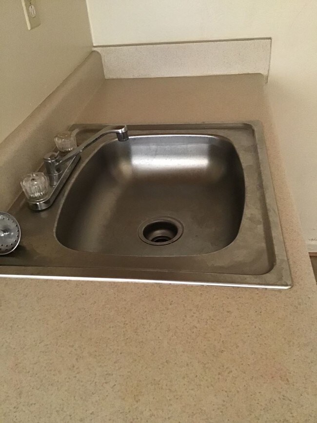 Building Photo - 1243 E Ocean View Ave