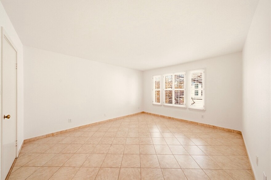 Bedroom 15X12 - 2333 Bering Dr