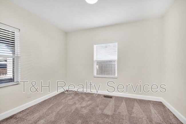 Building Photo - 1831 Olive St