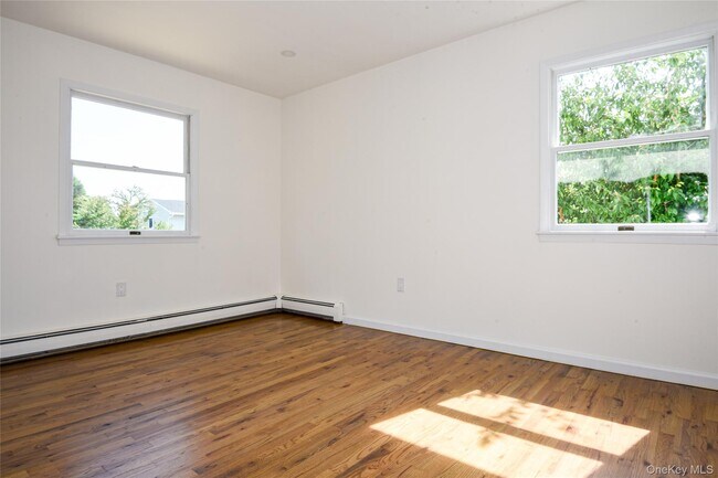 Building Photo - 65 Bluebird Ln