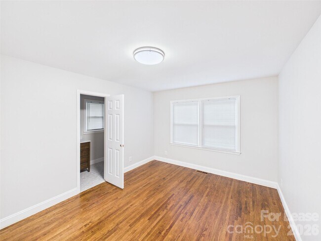 Building Photo - 4012 Belshire Ln