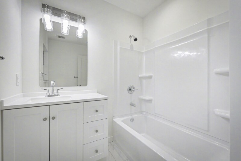 Building Photo - 5827 Ansley St