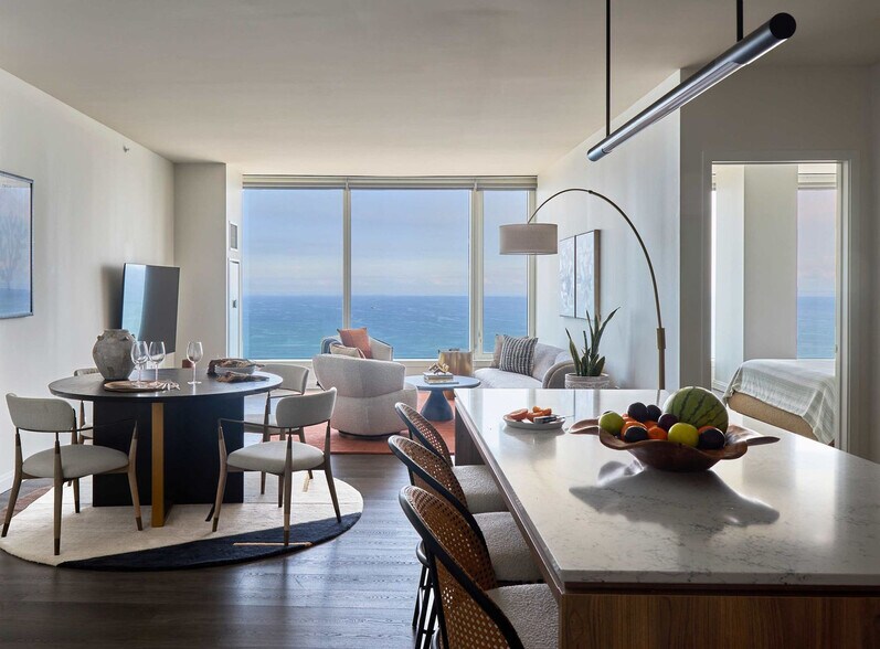 Building Photo - 1000 S Michigan Ave