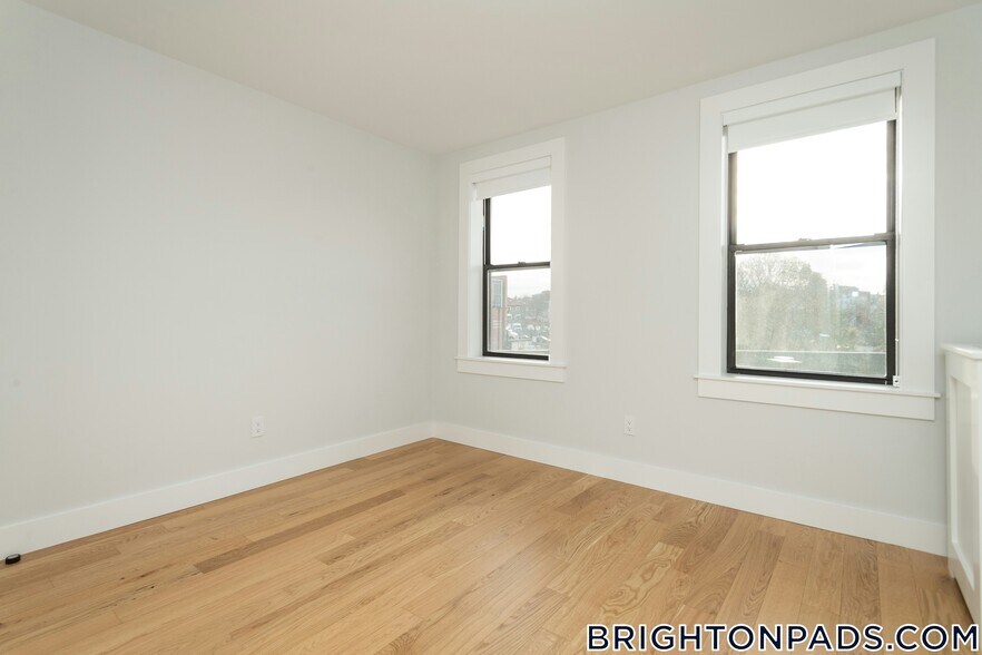 Building Photo - 8 Elko St