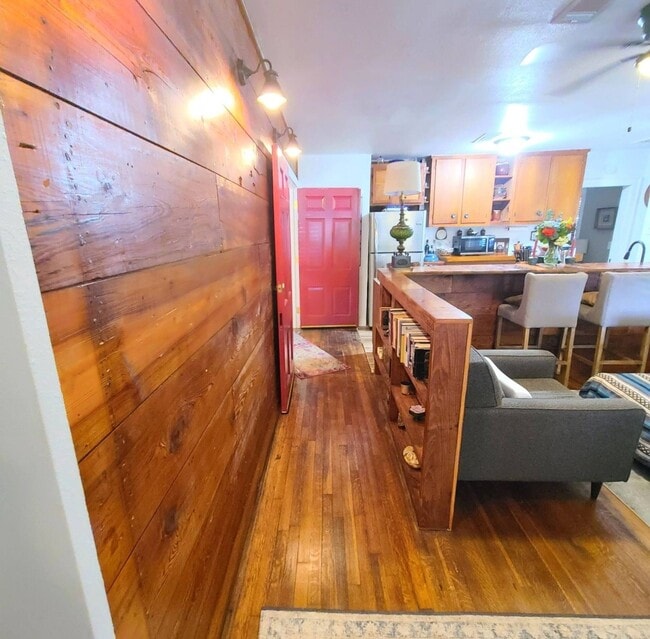 Building Photo - 1427 Munger St