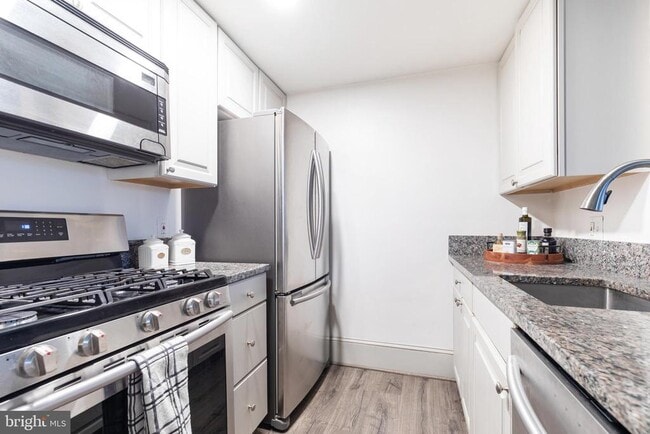 Building Photo - 20 Logan Cir NW