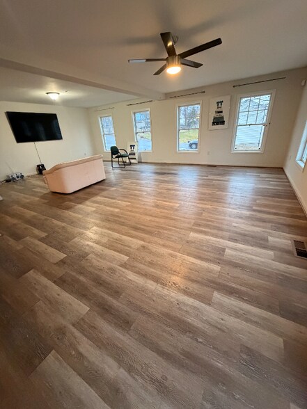 Building Photo - 9216 Crandall Rd