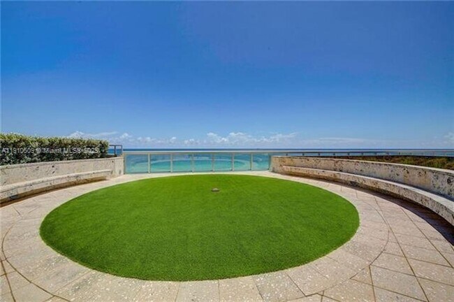 Building Photo - 6899 Collins Ave