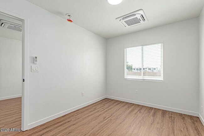 Building Photo - 3153 W Sweetwater Ave