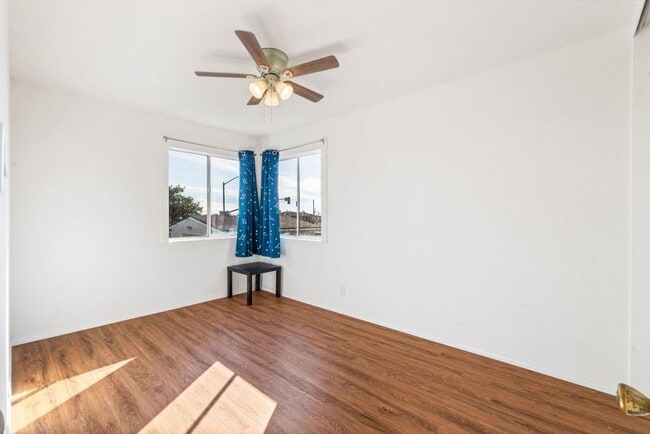 Building Photo - San Diego Linda Vista /Clairemont Area May  FREE  Modern 2-Bed/1-Bath Home with Laundry, Yard, an...