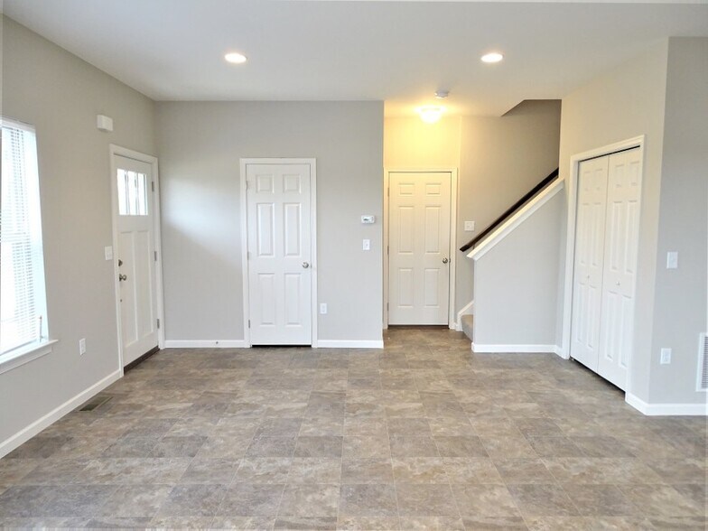 Building Photo - 52 Michael Ln