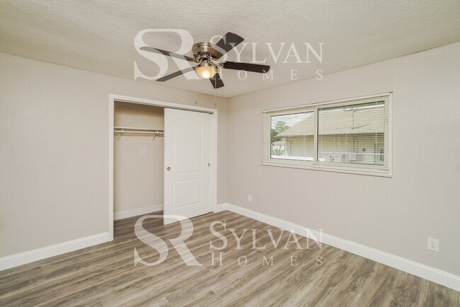 Building Photo - Spacious, Modern Home-style Living.