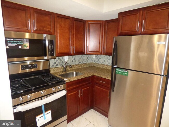 Building Photo - 1204 Westview Terrace