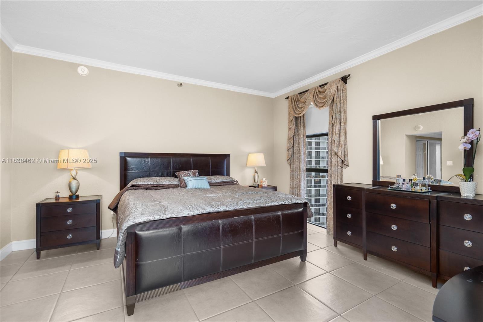 Building Photo - 20505 E Country Club Dr