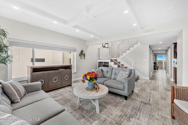 Building Photo - 995 N Hwy A1A