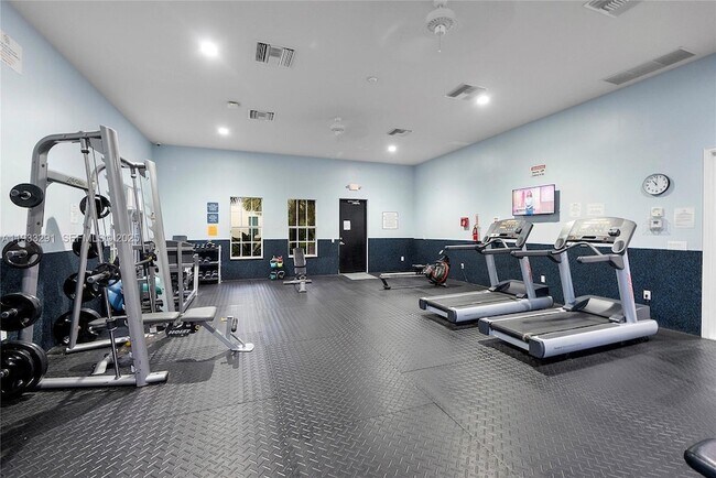 Building Photo - 218 SW 6th Pl