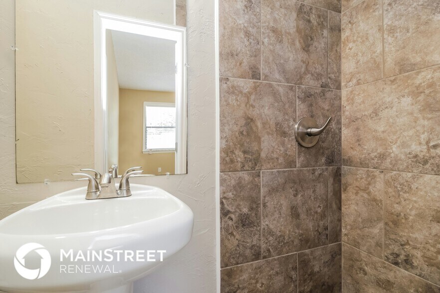 Building Photo - 4525 Sugartown St