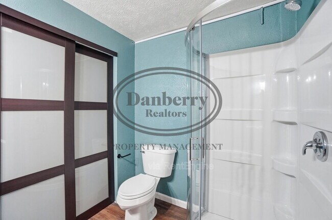 Building Photo - 1133 N Byrne Rd