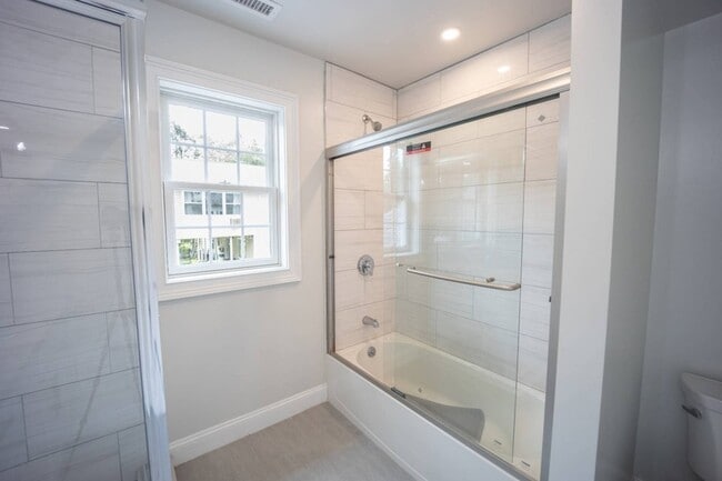 Building Photo - 1 Kewanee Rd