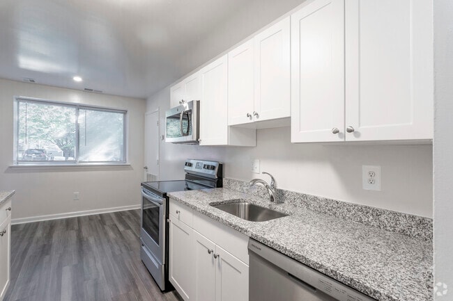 2 BR, 2 BA - 947 SF - Centre at Silver Spring