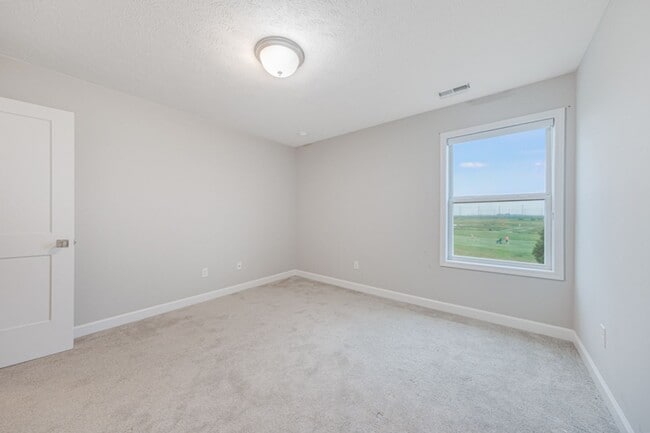 Building Photo - 4 Bed, 4 Bath House on Legends Golf Course