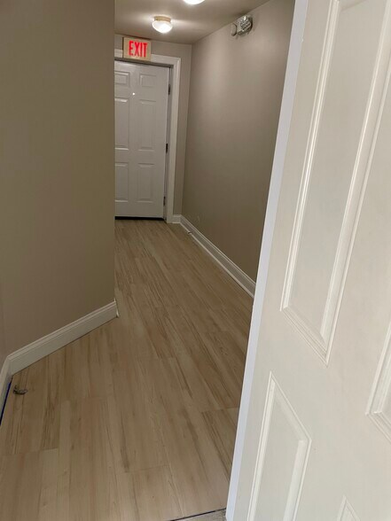 Foyer - 1912 W 3rd St